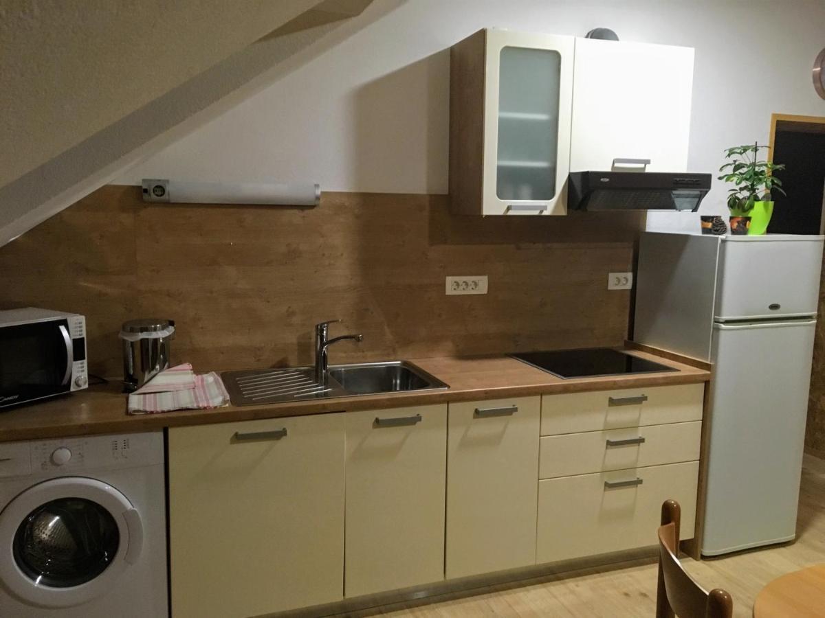 Apartments Pri Bostjanovcu Gorenja Vas  المظهر الخارجي الصورة