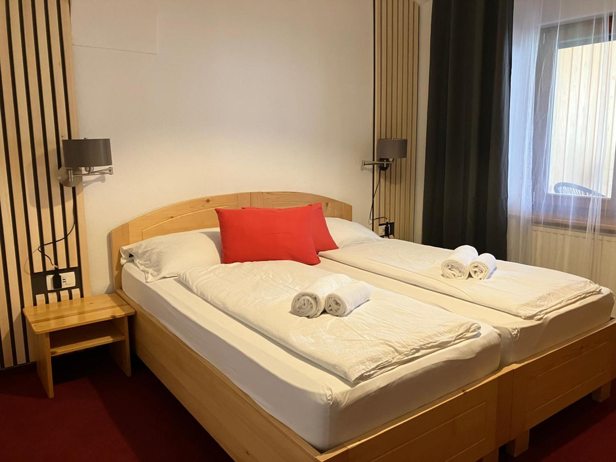Apartments Pri Bostjanovcu Gorenja Vas  المظهر الخارجي الصورة