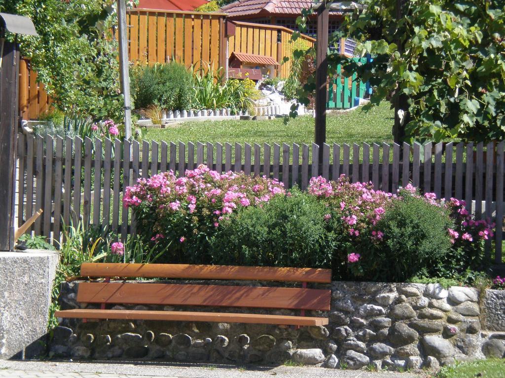 Apartments Pri Bostjanovcu Gorenja Vas  المظهر الخارجي الصورة